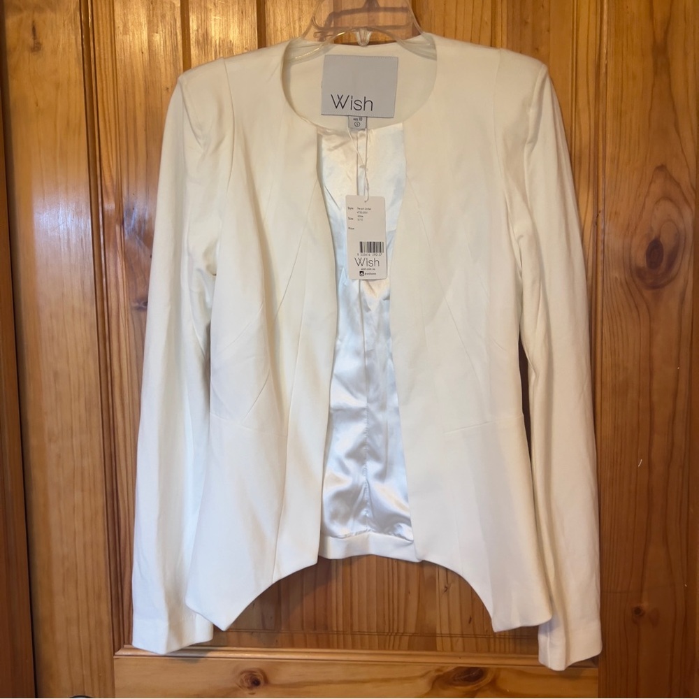 Wish Australia Persuit Cream Blazer Elegant Structured Silhouette